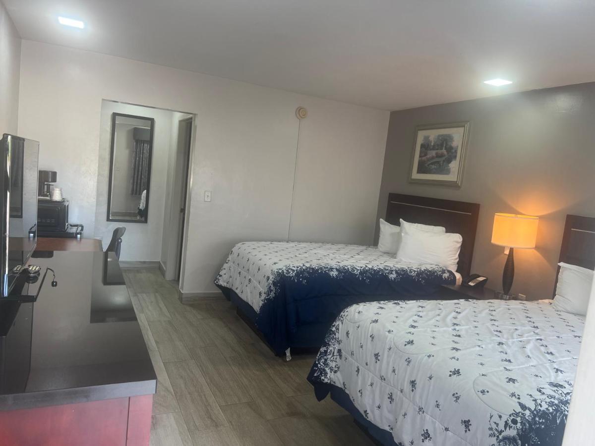 Flamingo Inn Sarasota Bagian luar foto