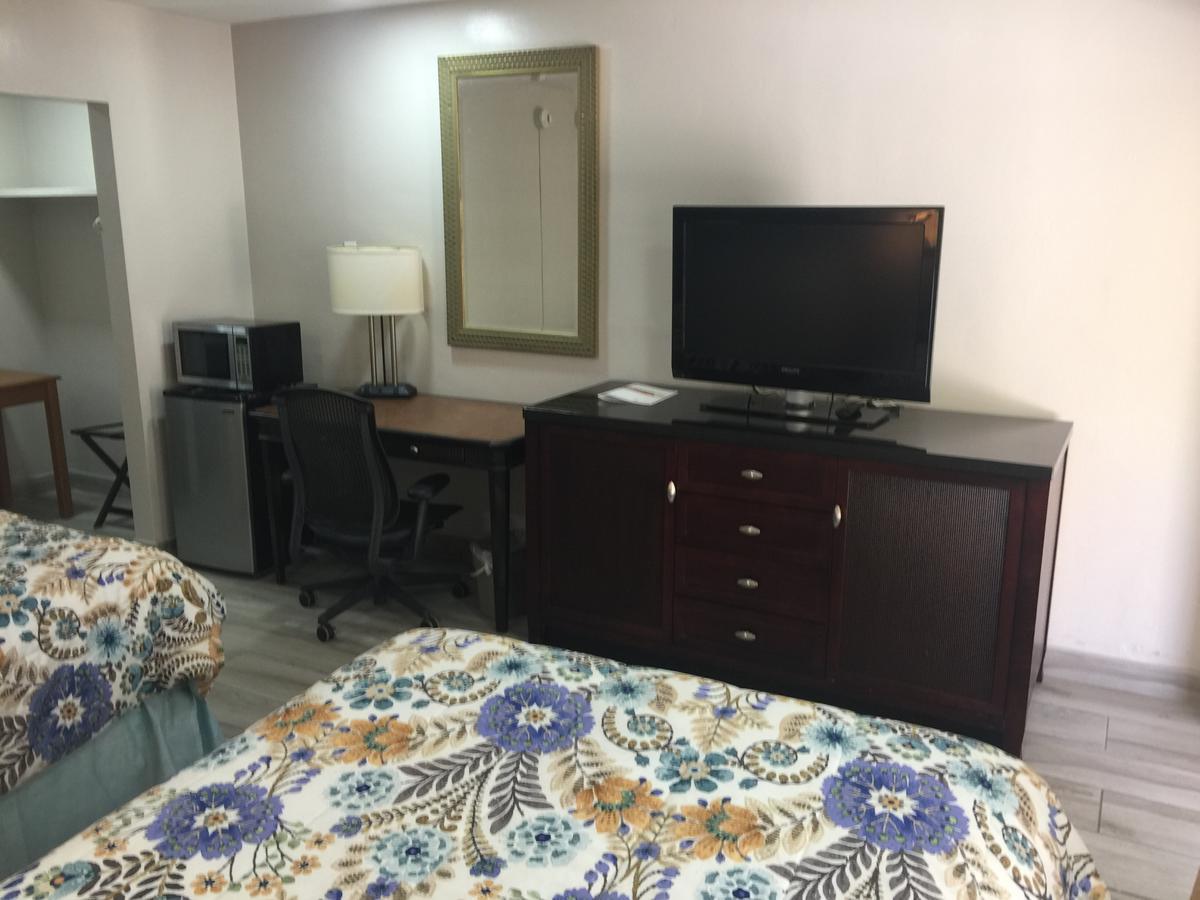 Flamingo Inn Sarasota Bagian luar foto