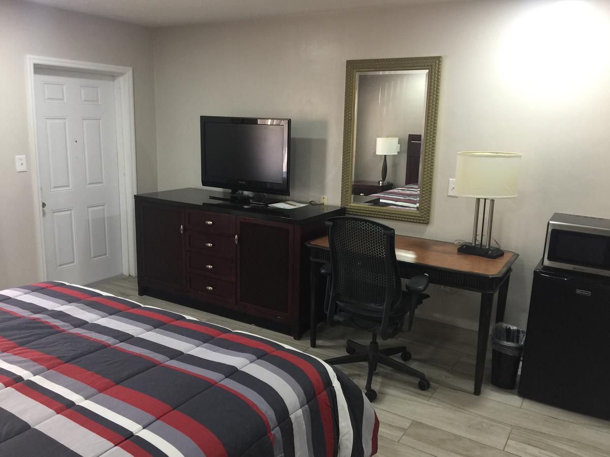Flamingo Inn Sarasota Bagian luar foto